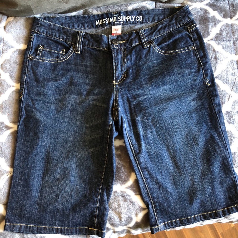 Mossimo size juniors size 9 woman 6 Bermuda Short